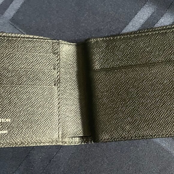 Louis Vuitton Men's Taiga Multiple Wallet - Picture 3 of 4